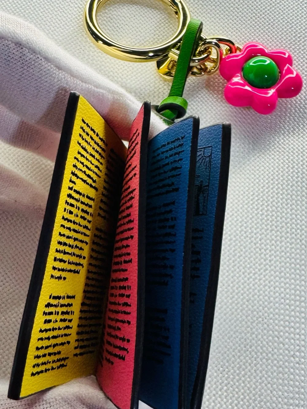 Kate Spade Fresh Picks Magazine Charm 🌸 RARE OPENS Book Keychain NWT Collecto - Picture 1 of 11